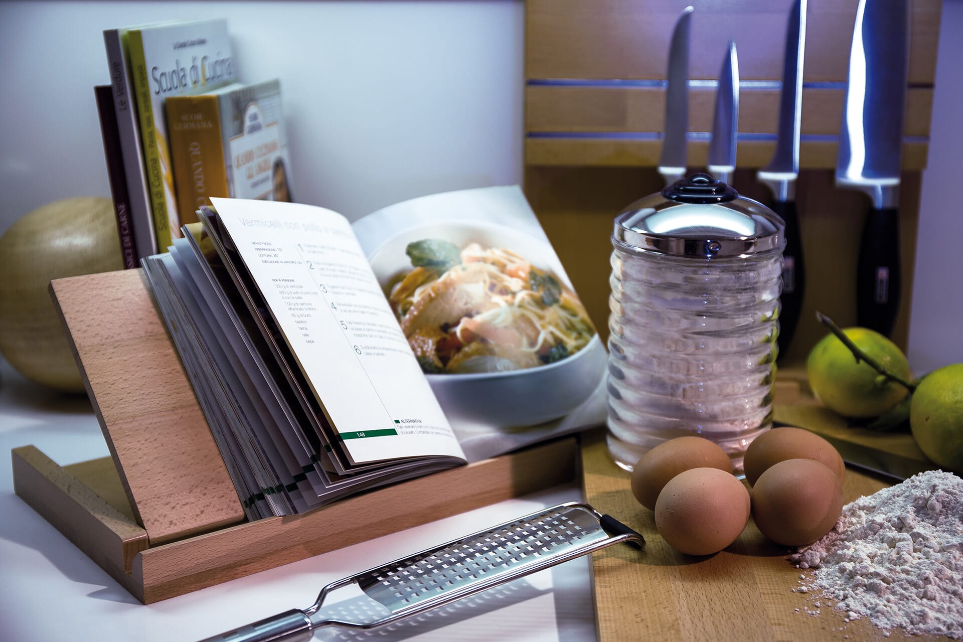 Leggio in legno massello di faggio