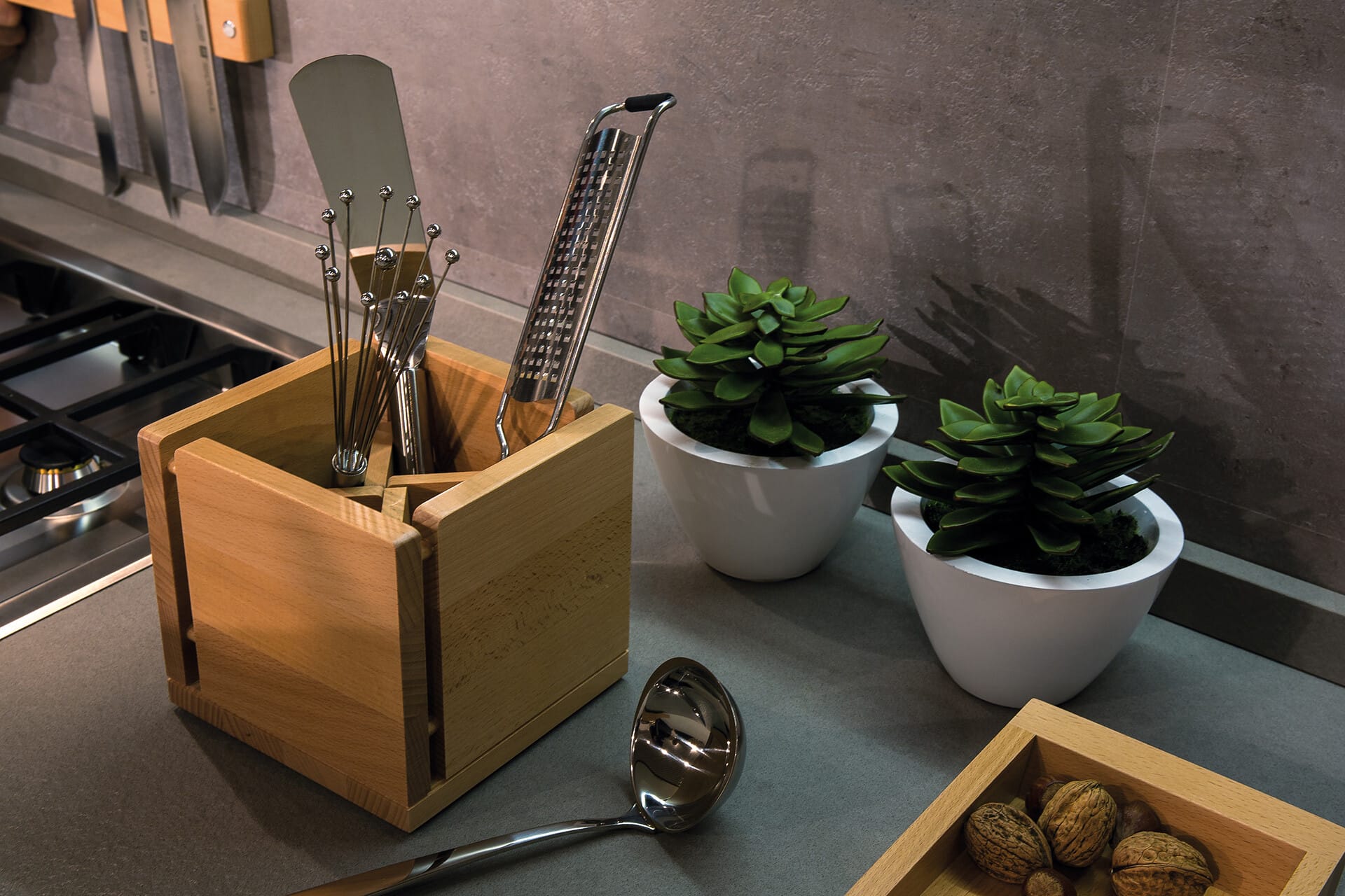 Contenitore quadrato in faggio per piano cucina