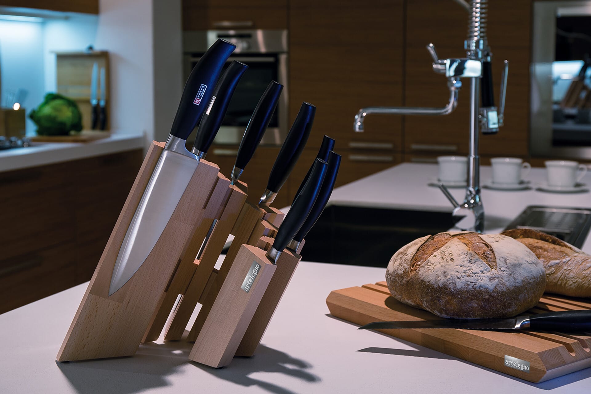 Ceppo portacoltelli magnetico inclinato in faggio