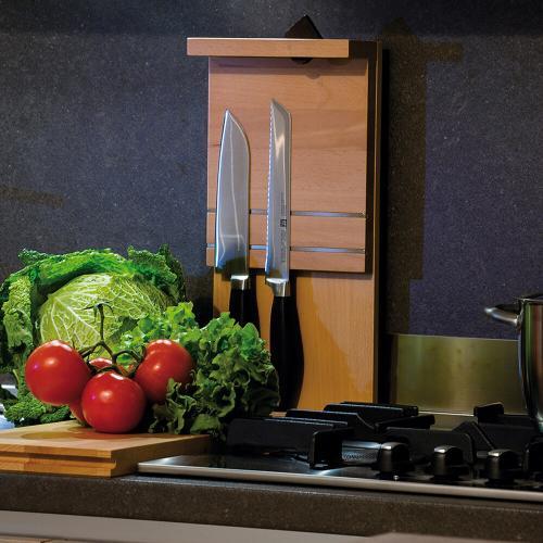 Ceppo portacoltelli magnetico in faggio con tagliere integrato